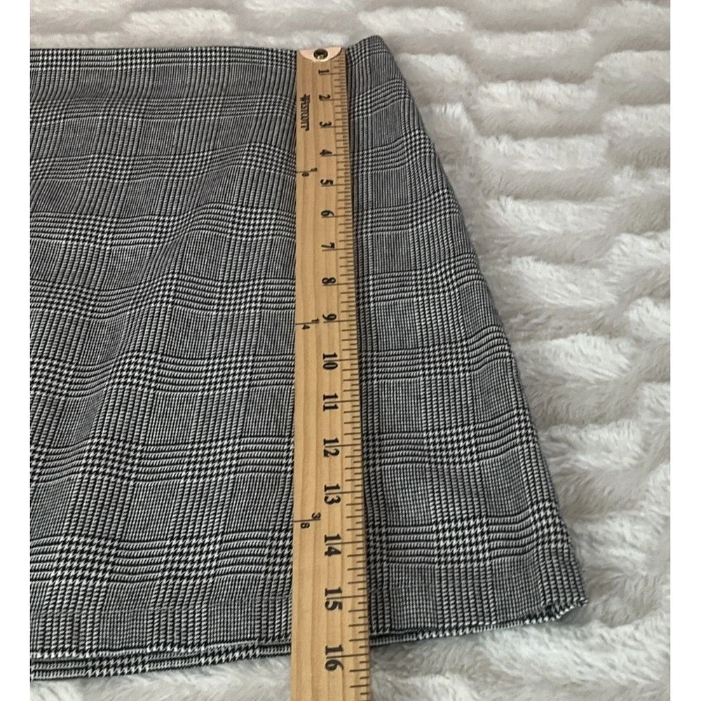John Galt Women's XS-S Brandy Melville‎ Black White Tweed Front Slits Zipper